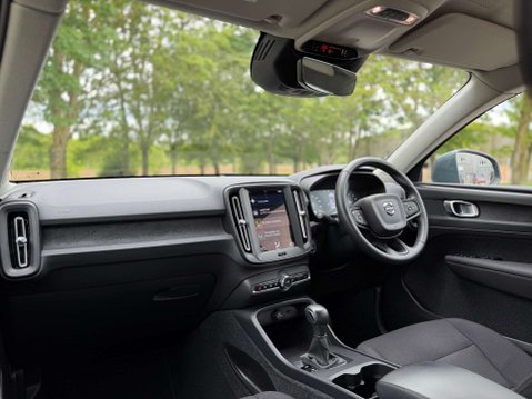 Volvo XC40 1.5 XC40 Momentum Core T2 5dr 17