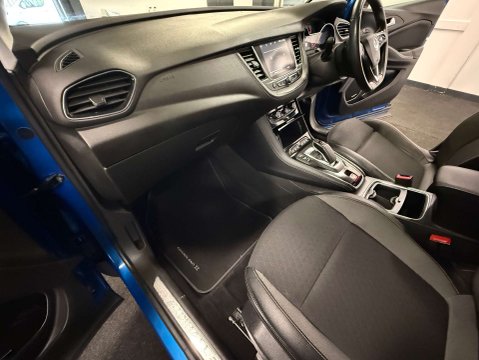 Vauxhall Grandland X 1.6 Grandland X SRi Nav Hybrid4 Auto 4WD 5dr 47