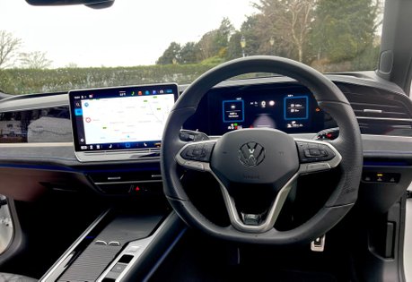 Volkswagen Passat R-LINE DSG 10