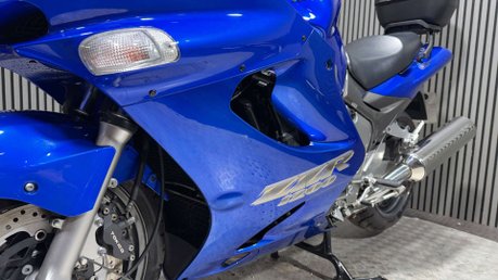 Kawasaki ZZR 2003 24K GOOD CLEAN CONDITION RUNNING PROJECT BIKE 22