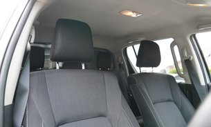 Toyota Hilux INVINCIBLE 4WD D-4D DCB FSH Fresh MOT Recent New Rear Tyres Tow Bar 1 Owner 19