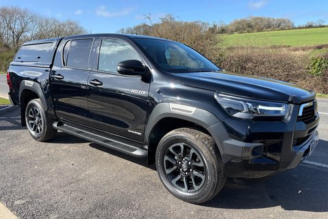 Toyota Hilux Invincible X 4WD 2.8 D-4D Double Cab Pickup - Hardtop Canopy 5