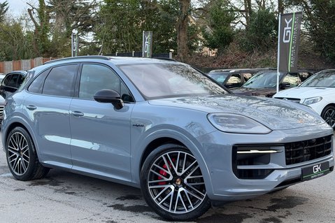 Porsche Cayenne V6 S E-HYBRID BLACK EDITION - PANORAMIC ROOF - AS NEW CONDITION 1