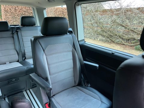 Volkswagen Caravelle 2.0 TDI Executive MPV 5dr Diesel DSG Euro 6 (s/s) (150 ps) 76