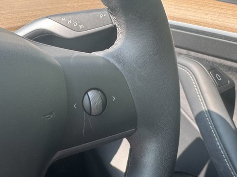 Tesla Model Y (Dual Motor) Long Range SUV 5dr Electric Auto 4WDE (384 bhp) 13