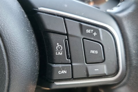 Jaguar XE 2.0D SE AUTOMATIC! LOOK! ONLY 55000 MILES! ROAD TAX £20:00,LAST OWNER 7 YEA 27