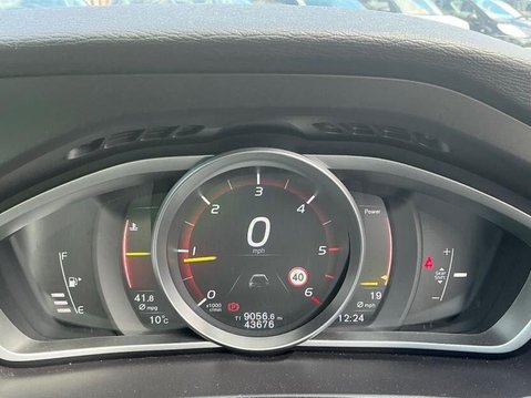 Volvo V40 2.0 D3 R-Design Nav Plus Euro 6 (s/s) 5dr 11