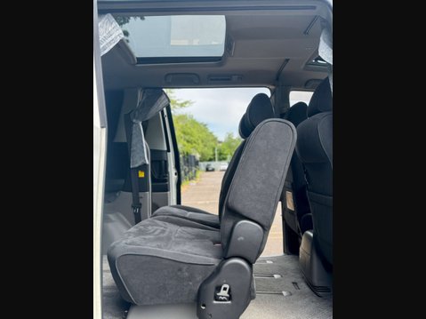 Toyota Alphard Sunroof 8 Seater 58