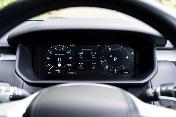 Land Rover Discovery R-DYNAMIC HSE MHEV. 7 SEATS. ELECTRIC TOWBAR. OPENING PANO ROOF. 22S. 5