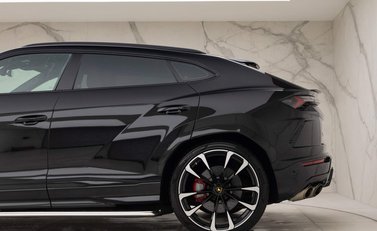 Lamborghini Urus V8 31