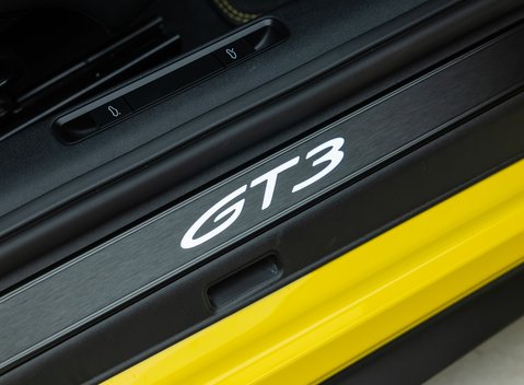 Porsche 911 GT3 TOURING (992) 26