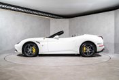 Ferrari California T. MAGNERIDE SUSPENSION. BESPOKE INTERIOR. TWO-TONE BODYWORK. CARPLAY. 8