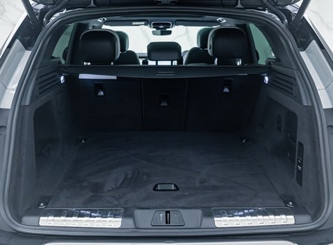 Land Rover Range Rover Sport D300 Dynamic SE 27