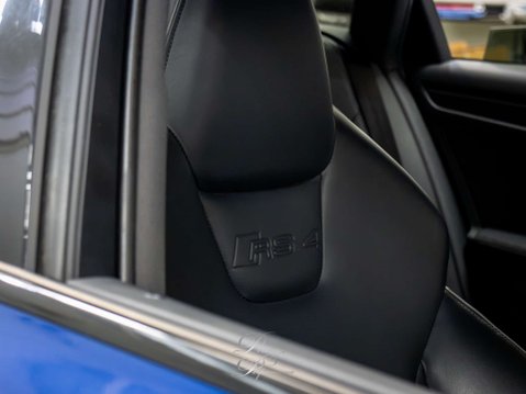 Audi RS4 4.2 RS 4 FSI Quattro Auto 4WD 5dr 40