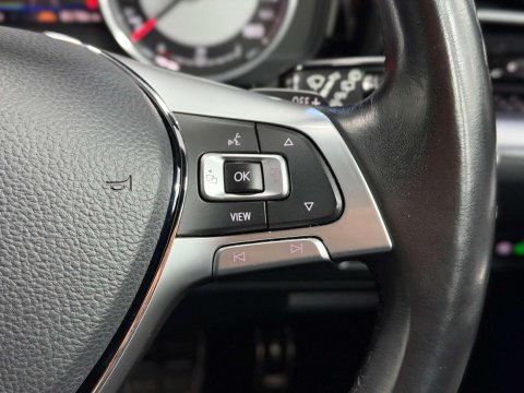 Volkswagen Touareg 3.0 TDI V6 R-Line SUV 5dr Diesel Tiptronic 4Motion Euro 6 (s/s) (286 ps) 33