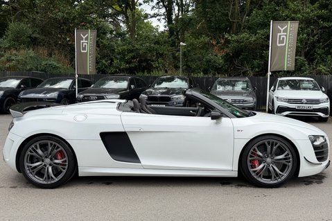 Audi R8 GT QUATTRO V10 SPYDER - 1 OF 33 - BUCKET SEATS -CERAMIC BRAKES 5
