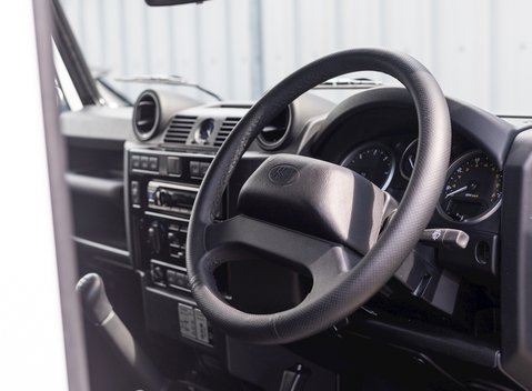 Land Rover Defender 90 Landmark 11