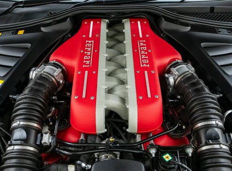 Ferrari GTC4 Lusso V12 37