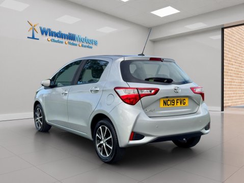 Toyota Yaris 1.5 VVT-i Icon Tech Euro 6 5dr 8