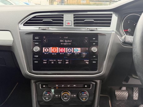Volkswagen Tiguan SE NAVIGATION TDI DSG 11