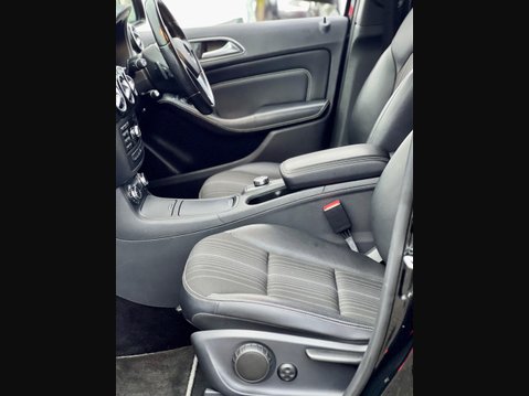 Mercedes-Benz B Class 1.7 B180 BlueEfficiency Sport 5dr 17