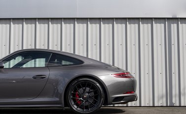 Porsche 911 Carrera GTS (991.2) 28