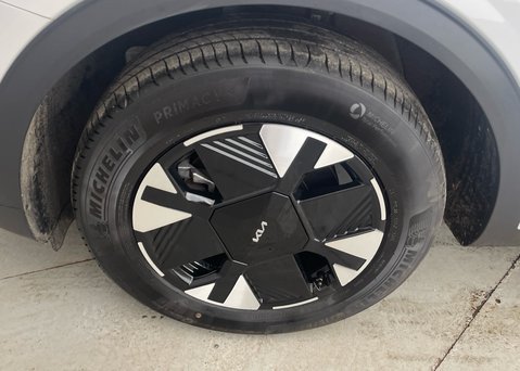 Kia Sportage 1.6 T-GDi HEV PURE 14