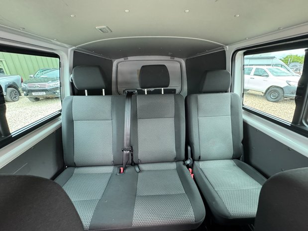 Volkswagen Transporter Crew Cab AUTO LWB L2H1 Highline T32 A/C Alloys Sensors EURO 6 NO VAT 43