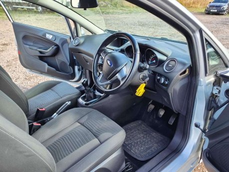 Ford Fiesta 1.0T EcoBoost Zetec Euro 5 (s/s) 3dr 16