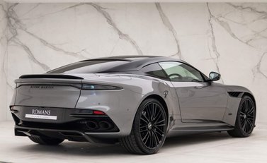 Aston Martin DBS Superleggera 18