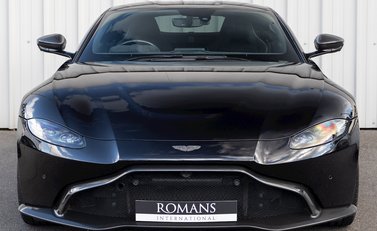 Aston Martin V8 Vantage 4