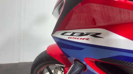 Honda CBR 2024 74 PLATE E-CLUTCH ONLY 240 MILES MOT AUTO 650CC SPORTS BIKE 52
