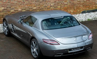 Mercedes-Benz SLS AMG 11