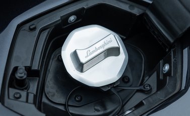 Lamborghini Aventador S LP 740-4 Roadster 36