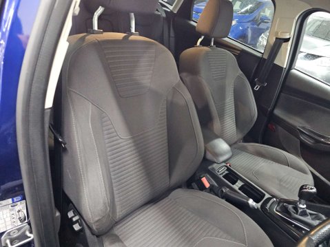 Ford Focus 1.0 Titanium 5dr 13