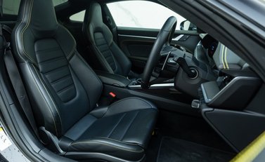 Porsche 911 Turbo S (992) 9