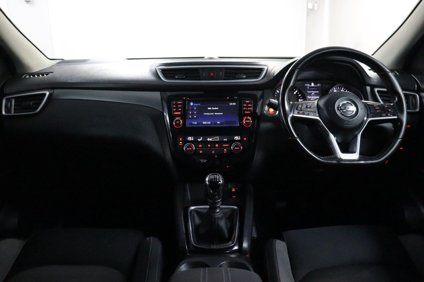 2017 Nissan Qashqai — image 40