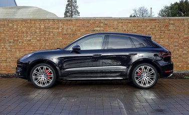 Porsche Macan Turbo 20