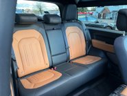 Land Rover Defender X MHEV 41