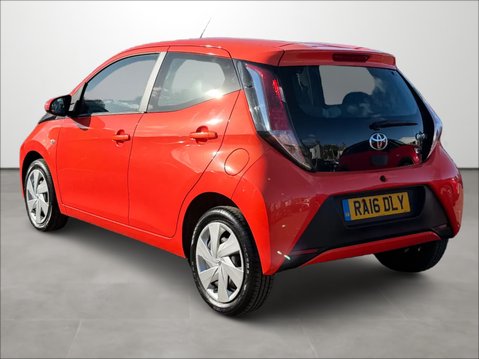 Toyota Aygo 1.0 VVT-i X-Play 5dr x-shift 3