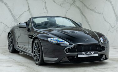 Aston Martin V12 Vantage S Roadster 9
