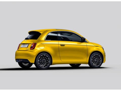 New Fiat 500 Hybrid LA PRIMA 1.0 65hp Manual from £218 per month on 6.9% APR PCP 2