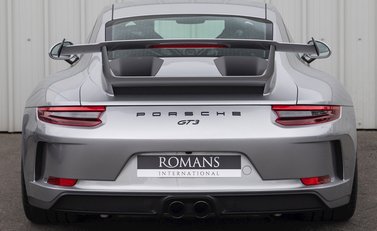 Porsche 911 GT3 (991.2) 5