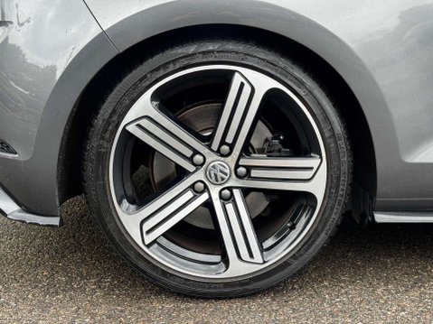 Volkswagen Golf 2.0 Golf R TSi Semi-Auto 4WD 3dr 39