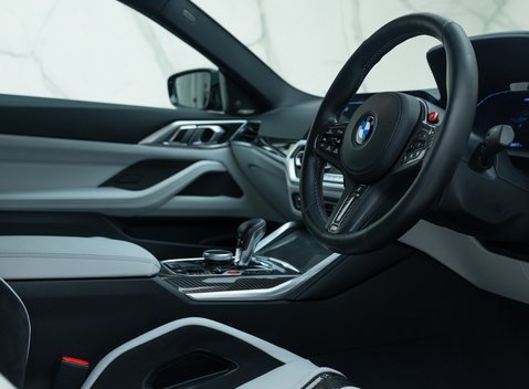 BMW M4 COMPETITION 13