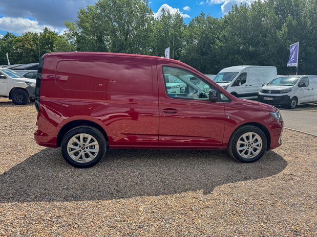 Ford Transit Connect SWB L1H1 [SOLD SM] Low Roof Limited Air Con Alloys Cam Nav EURO 6 5