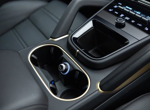 Porsche Cayenne TURBO E-HYBRID COUPE WITH GT PACKAGE 28