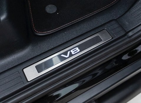 Land Rover Defender 110 V8 P525 URBAN XRS 26