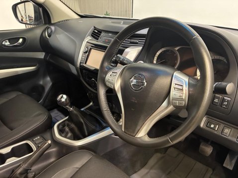 Nissan Navara 2.3 dCi Tekna 4WD Euro 6 (s/s) 4dr 3