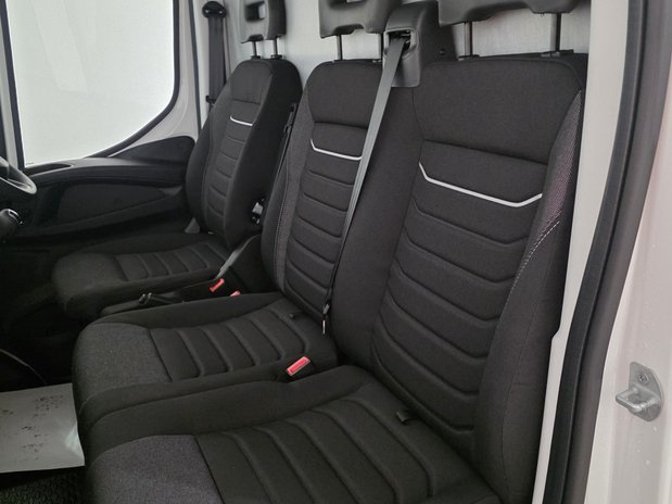Iveco Daily 2.3 35S14 H2 Roof Business Van 3520L WB 18